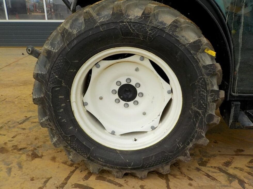 2017 New Holland T4.110F - Image 8
