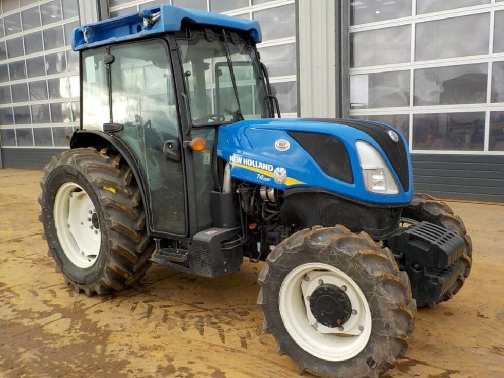 2017 New Holland T4.110F - Image 11