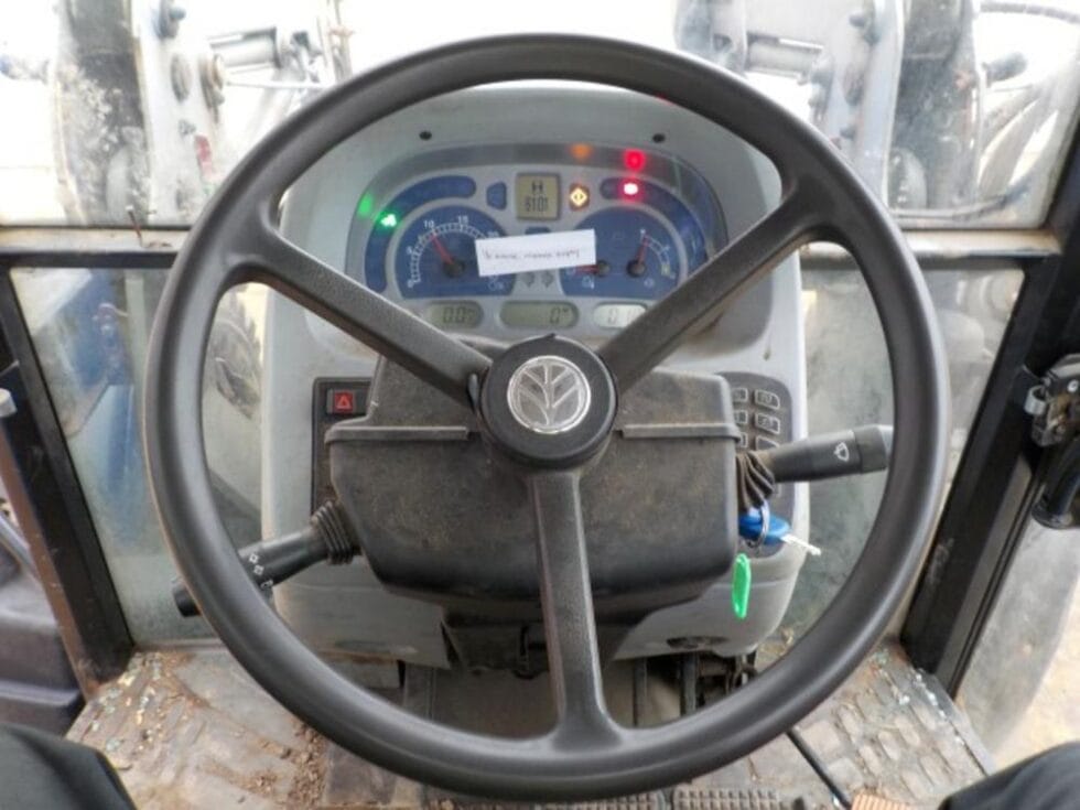 2010 New Holland T5040 - Image 2