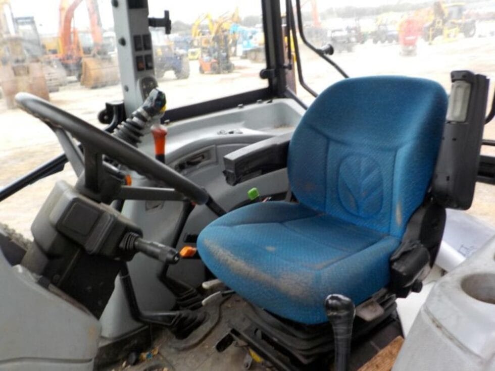 2010 New Holland T5040 - Image 4
