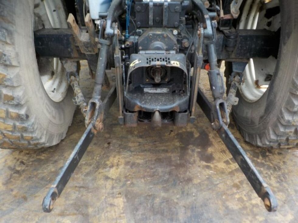 2010 New Holland T5040 - Image 7