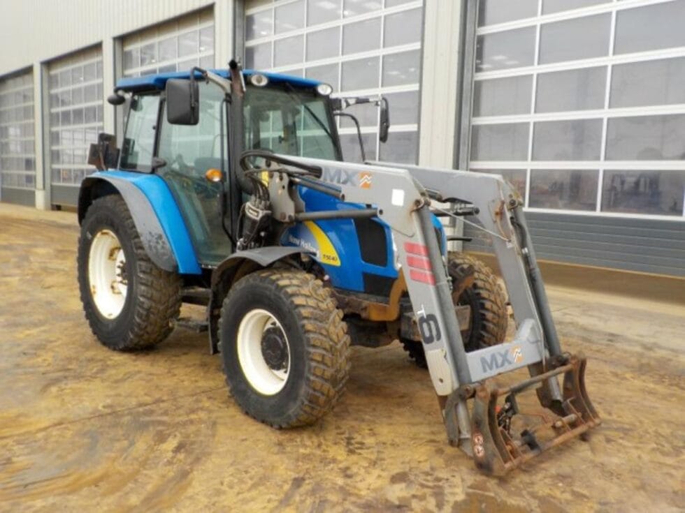 2010 New Holland T5040 - Image 9