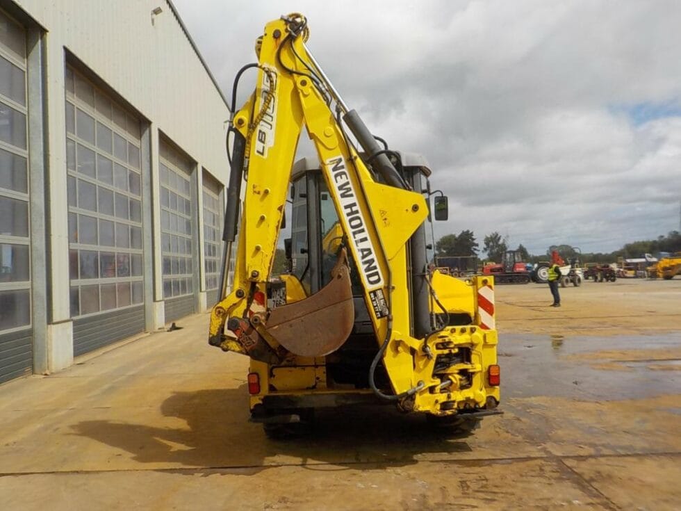 2006 New Holland LB110B-4PT - Image 5
