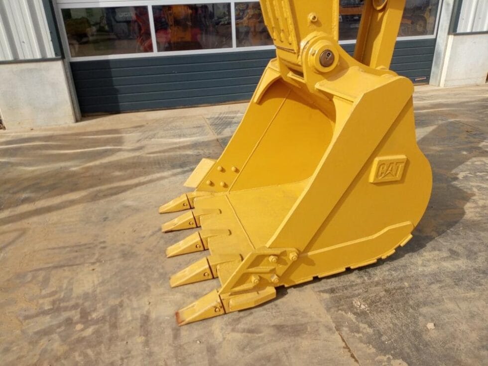 2015 CAT 320DL - Image 2