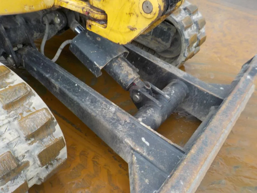 2015 Caterpillar 302.7DCR - Image 5