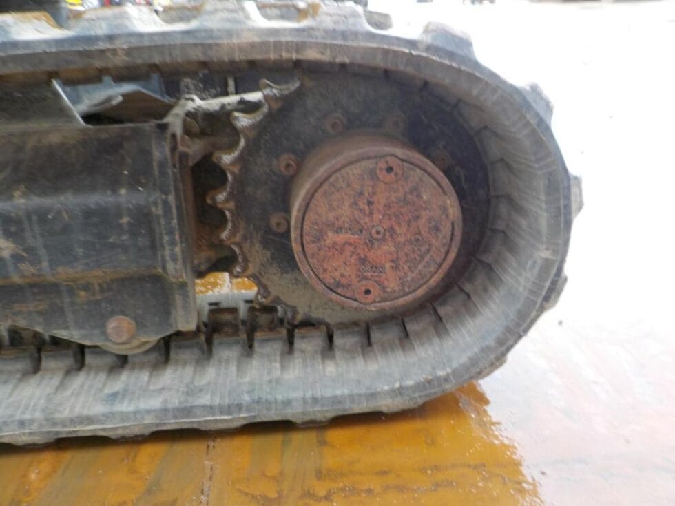 2015 Caterpillar 302.7DCR - Image 10