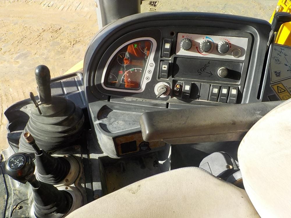 2009 JCB 4CX Sitemaster - Image 10