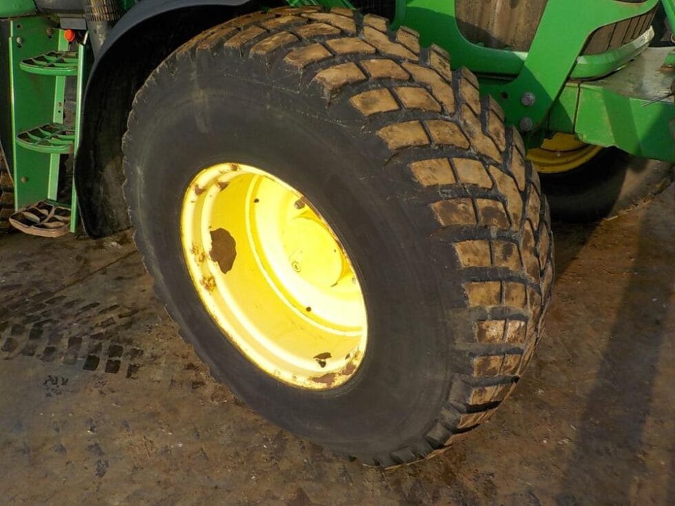 2008 John Deere 6330 - Image 5