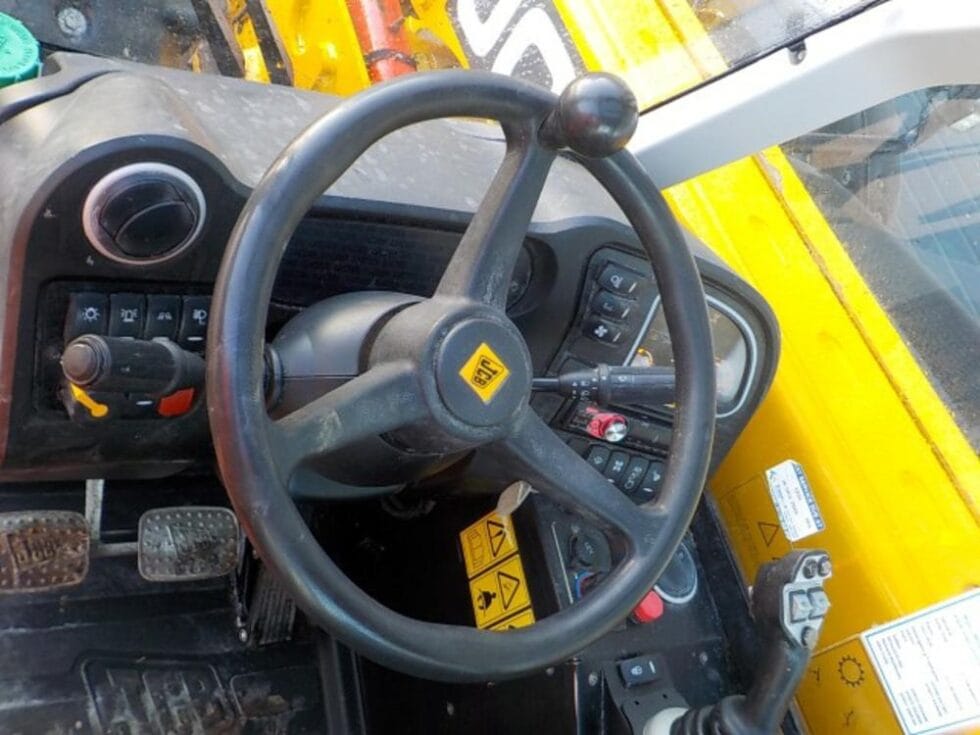 2014 JCB 526-56 Agri - Image 3