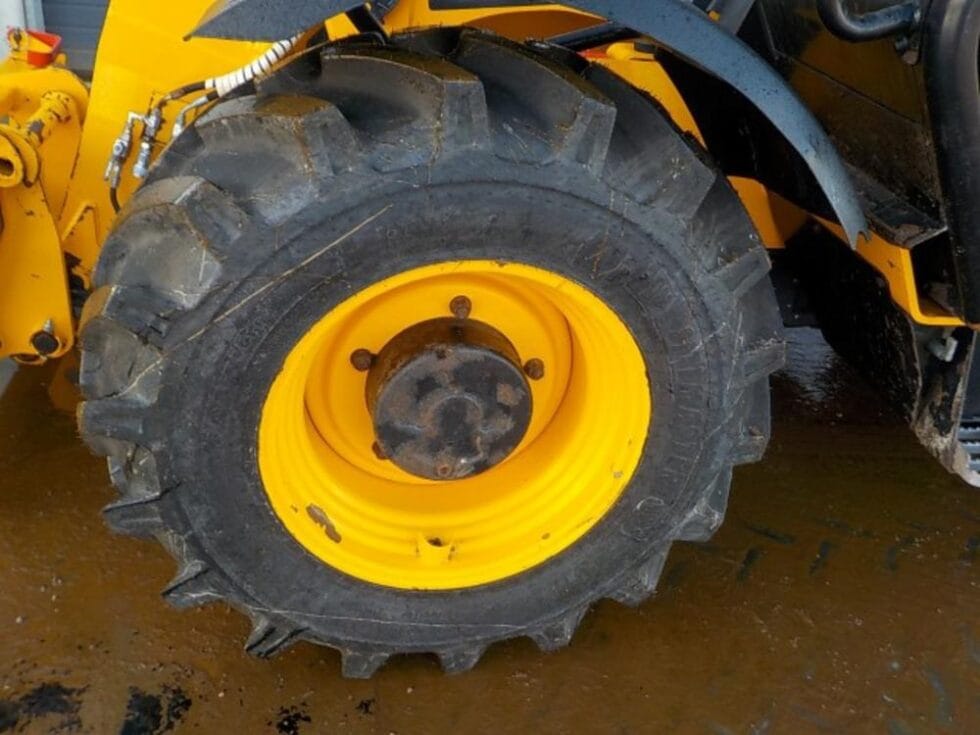 2014 JCB 526-56 Agri - Image 9