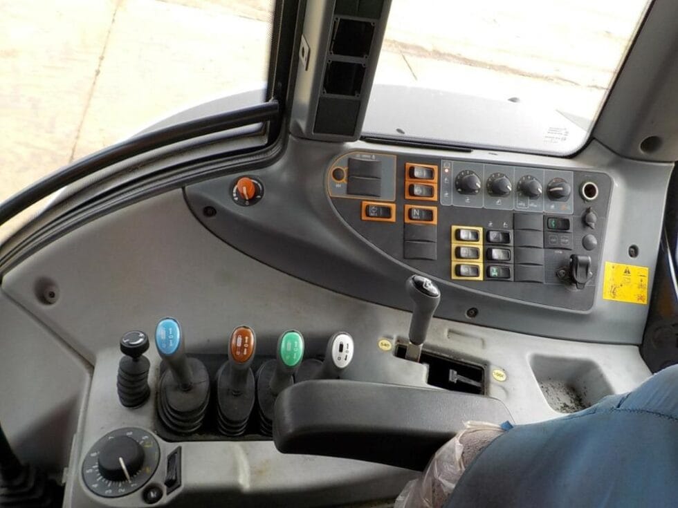 2015 Valtra N143 - Image 5