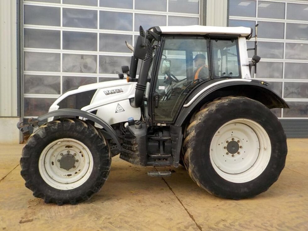 2015 Valtra N143 - Image 7