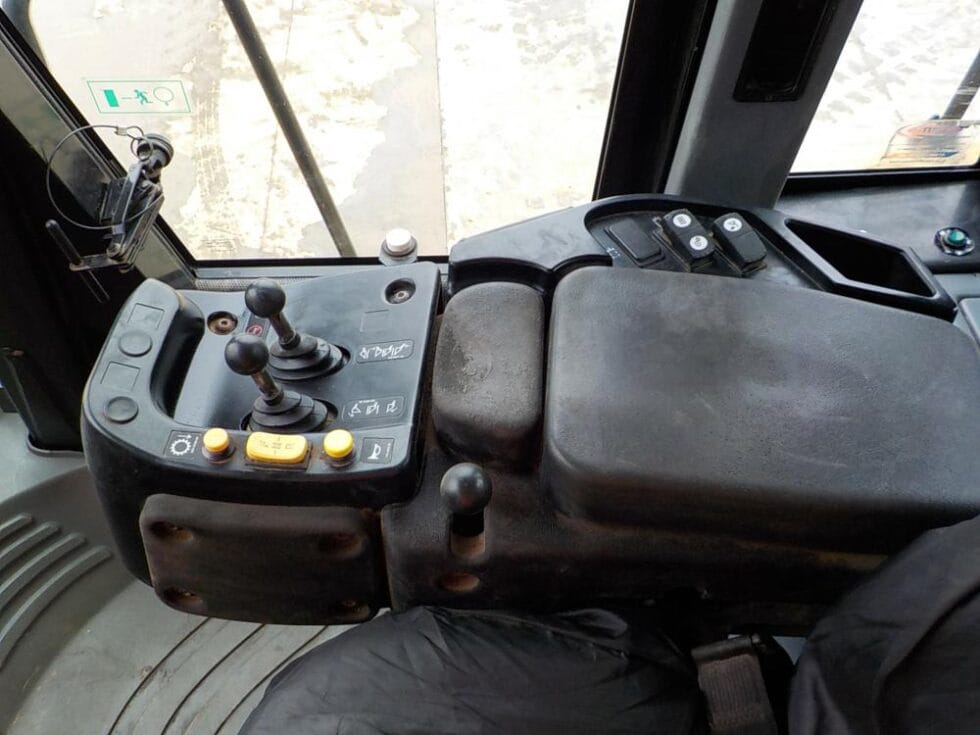 2007 CAT 966H - Image 7