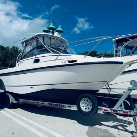 2001 BOSTON WHALER 26